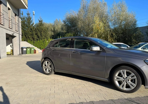 Mercedes-Benz Klasa A cena 68500 przebieg: 135000, rok produkcji 2016 z Tarnów małe 46